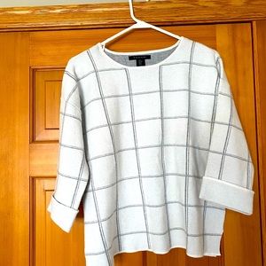 Tahari white and grey plaid sweater